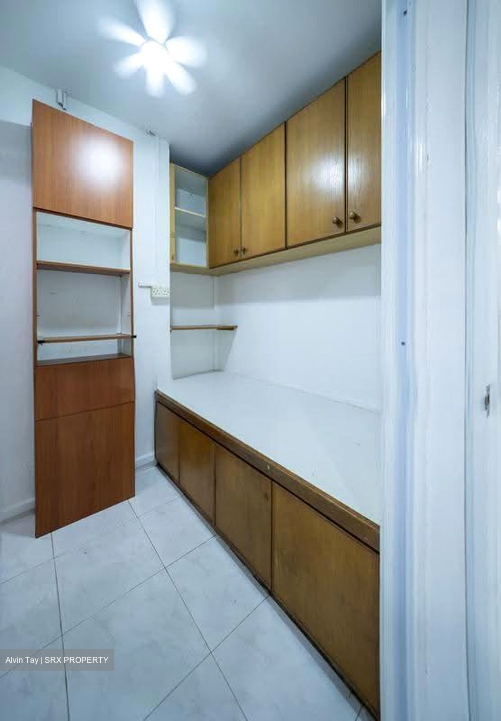 Orchard Tower Rear Block Apartment (D9), Apartment #637761891